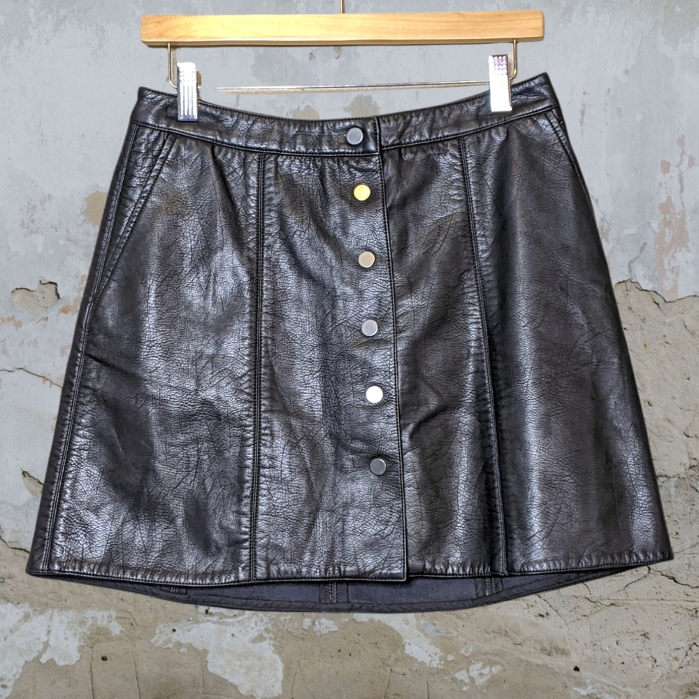 WITCHERY: Black Faux Leather Mini Skirt 6 Snaps on front. NWT (AUS/NZ) Brand